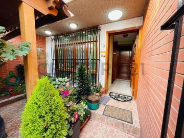 CASA EN URB. SANTA TERESA DE MONTERRICO