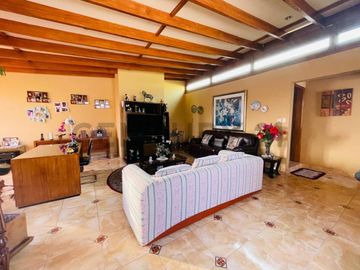 CASA EN URB. SANTA TERESA DE MONTERRICO
