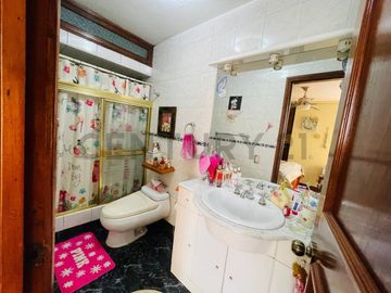 CASA EN URB. SANTA TERESA DE MONTERRICO