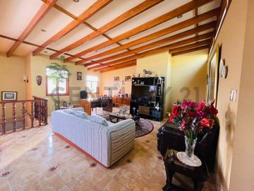 CASA EN URB. SANTA TERESA DE MONTERRICO