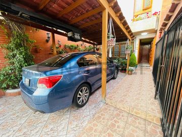 CASA EN URB. SANTA TERESA DE MONTERRICO