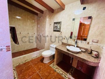 CASA EN URB. SANTA TERESA DE MONTERRICO