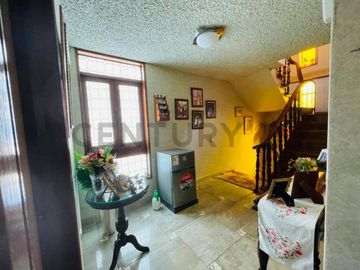CASA EN URB. SANTA TERESA DE MONTERRICO