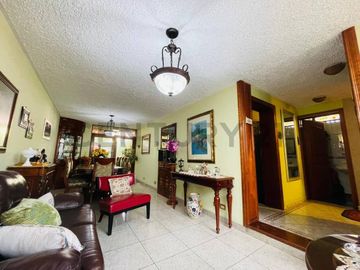 CASA EN URB. SANTA TERESA DE MONTERRICO