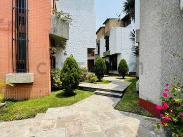 CASA EN URB. SANTA TERESA DE MONTERRICO