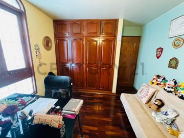 CASA EN URB. SANTA TERESA DE MONTERRICO