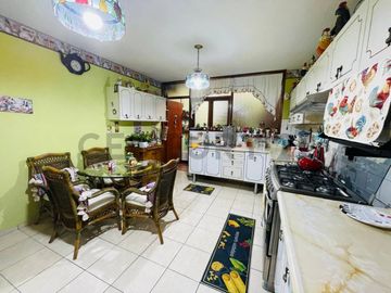 CASA EN URB. SANTA TERESA DE MONTERRICO