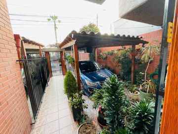 CASA EN URB. SANTA TERESA DE MONTERRICO