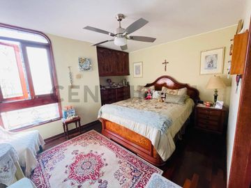 CASA EN URB. SANTA TERESA DE MONTERRICO