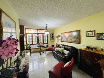 CASA EN URB. SANTA TERESA DE MONTERRICO