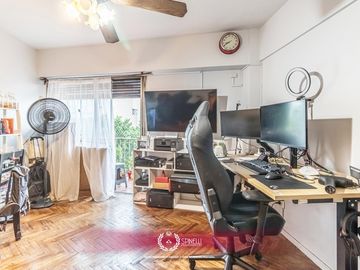Venta departamento 2 ambientes 43M² con balcón al frente en Boedo con renta asegurada apto crédito