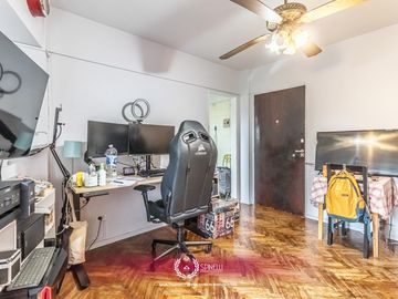 Venta departamento 2 ambientes 43M² con balcón al frente en Boedo con renta asegurada apto crédito