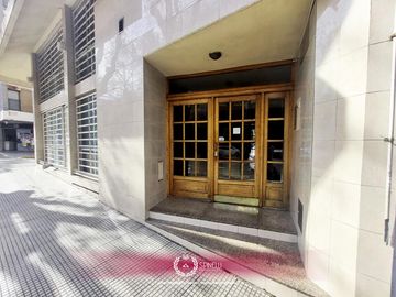 Venta departamento 2 ambientes 43M² con balcón al frente en Boedo con renta asegurada apto crédito