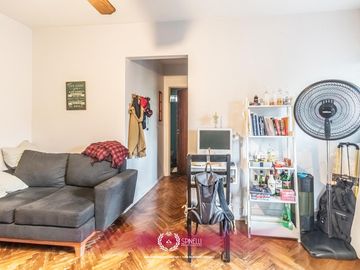 Venta departamento 2 ambientes 43M² con balcón al frente en Boedo con renta asegurada apto crédito