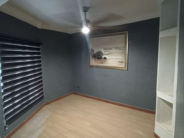 SE VENDE casa en esquina en Fracc. El Campanario