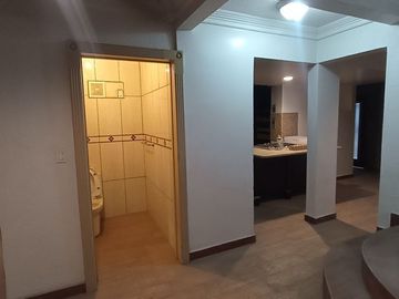 SE VENDE casa en esquina en Fracc. El Campanario