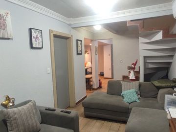 SE VENDE casa en esquina en Fracc. El Campanario