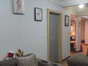 SE VENDE casa en esquina en Fracc. El Campanario