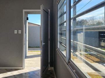 2 casas a estrenar en Lobos, Bs As
