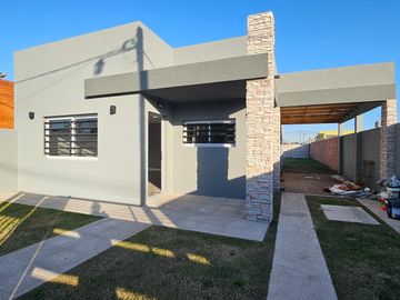 2 casas a estrenar en Lobos, Bs As