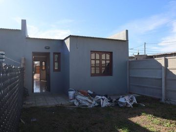 2 casas a estrenar en Lobos, Bs As