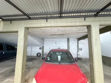 Departamento en venta en Centro, Rosario, 2 dormitorios con cochera y vista abierta !