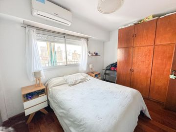 Departamento en venta en Centro, Rosario, 2 dormitorios con cochera y vista abierta !