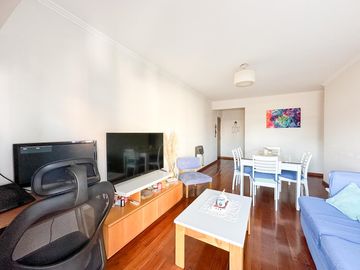 Departamento en venta en Centro, Rosario, 2 dormitorios con cochera y vista abierta !
