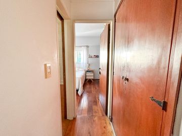 Departamento en venta en Centro, Rosario, 2 dormitorios con cochera y vista abierta !