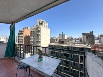 Departamento en venta en Centro, Rosario, 2 dormitorios con cochera y vista abierta !