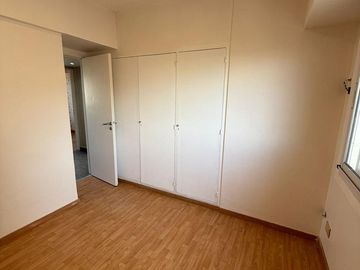 DEPARTAMENTO DE 4 AMBIENTES VENTA EN Sitio de Montevideo 53 7°D (LANUS)