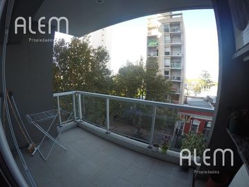Departamento 2 ambientes Pellegrini 228