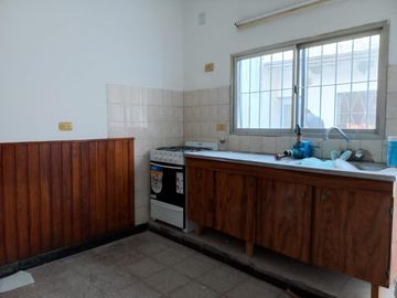 Venta casa al frente 3 dormitorios fisherton