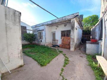Venta casa al frente 3 dormitorios fisherton