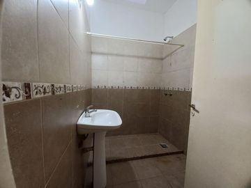 Venta casa al frente 3 dormitorios fisherton