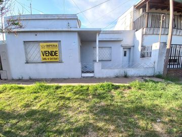 Venta casa al frente 3 dormitorios fisherton