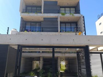 AMPLIO AMBIENTE A ESTRENAR