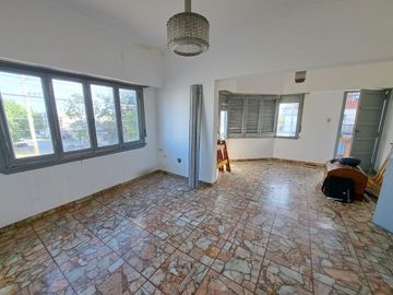EXCELENTE OPORTUNIDAD Casa 6 Ambientes - Rodolfo Lopez- Quilmes