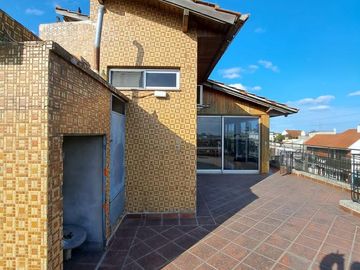 EXCELENTE OPORTUNIDAD Casa 6 Ambientes - Rodolfo Lopez- Quilmes