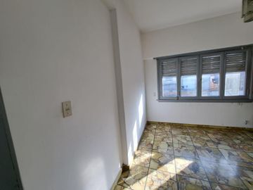 EXCELENTE OPORTUNIDAD Casa 6 Ambientes - Rodolfo Lopez- Quilmes