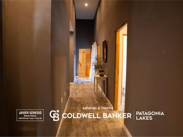 VENTA Casa 250m2 cubiertos en lote de 3.270m2 Barrio en la zona del Puerto Villa la Angostura