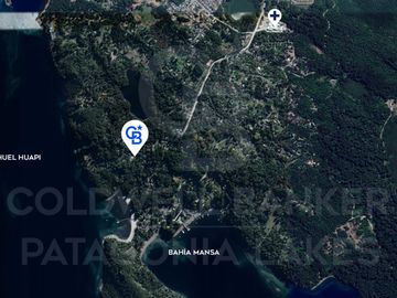 VENTA Casa 250m2 cubiertos en lote de 3.270m2 Barrio en la zona del Puerto Villa la Angostura