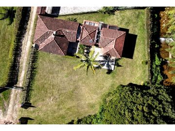 CASA FINCA EN VENTA GUATAPE