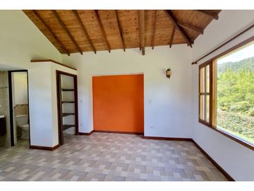CASA FINCA EN VENTA GUATAPE