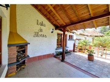 CASA FINCA EN VENTA GUATAPE