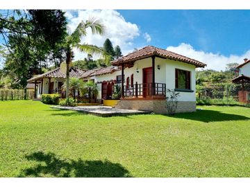 CASA FINCA EN VENTA GUATAPE