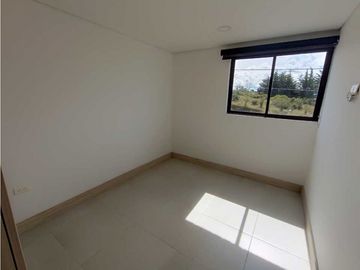 SE VENDE AMPLIO APARTAMENTO EN MARINILLA