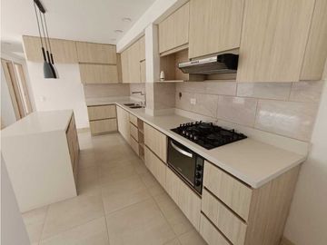 SE VENDE AMPLIO APARTAMENTO EN MARINILLA