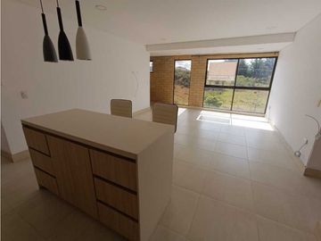 SE VENDE AMPLIO APARTAMENTO EN MARINILLA