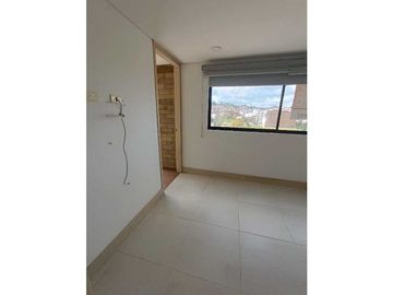 SE VENDE AMPLIO APARTAMENTO EN MARINILLA